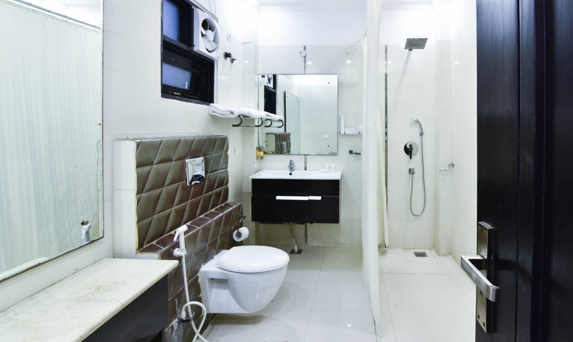 Treebo Trend The G8 Sector 39 Hotel Noida Buitenkant foto