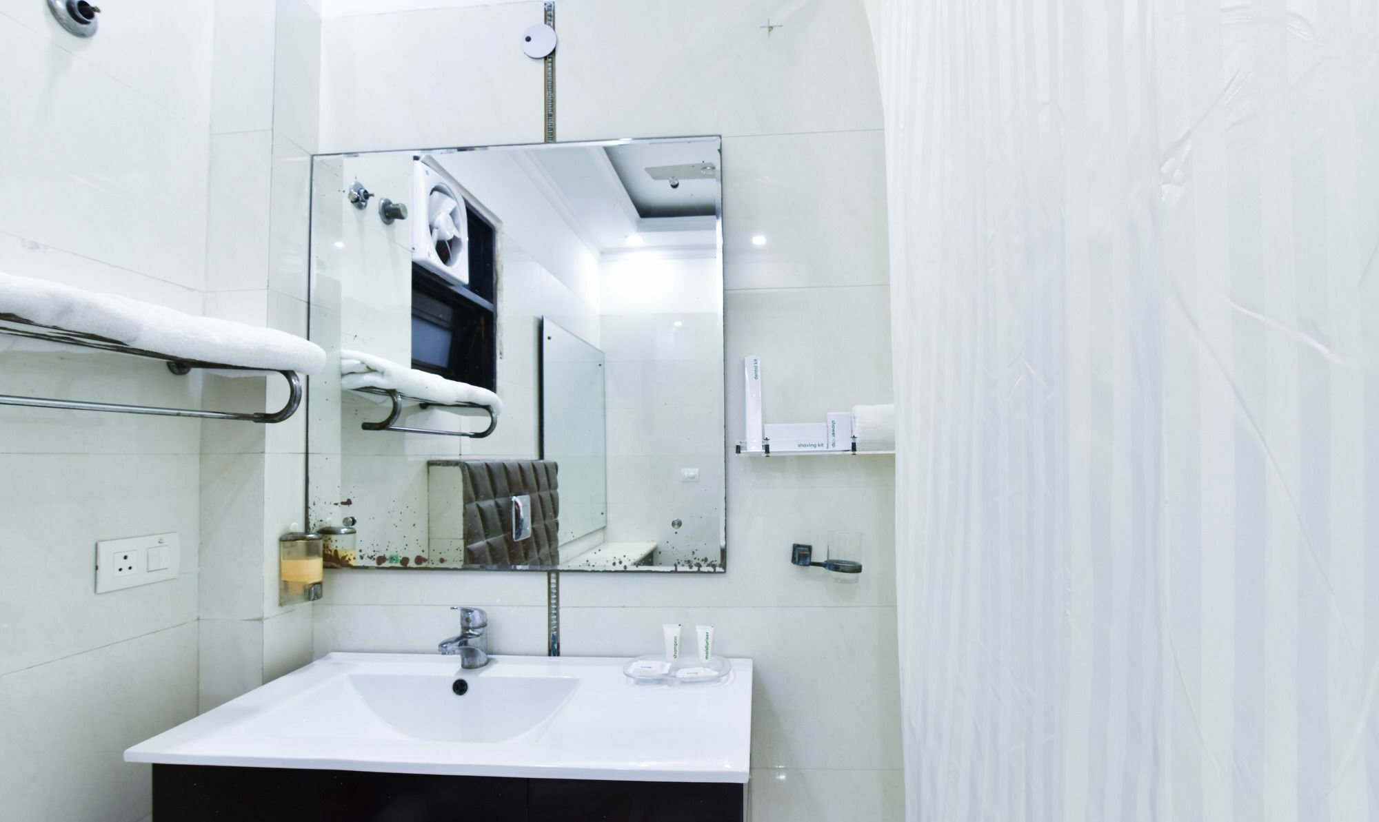 Treebo Trend The G8 Sector 39 Hotel Noida Buitenkant foto