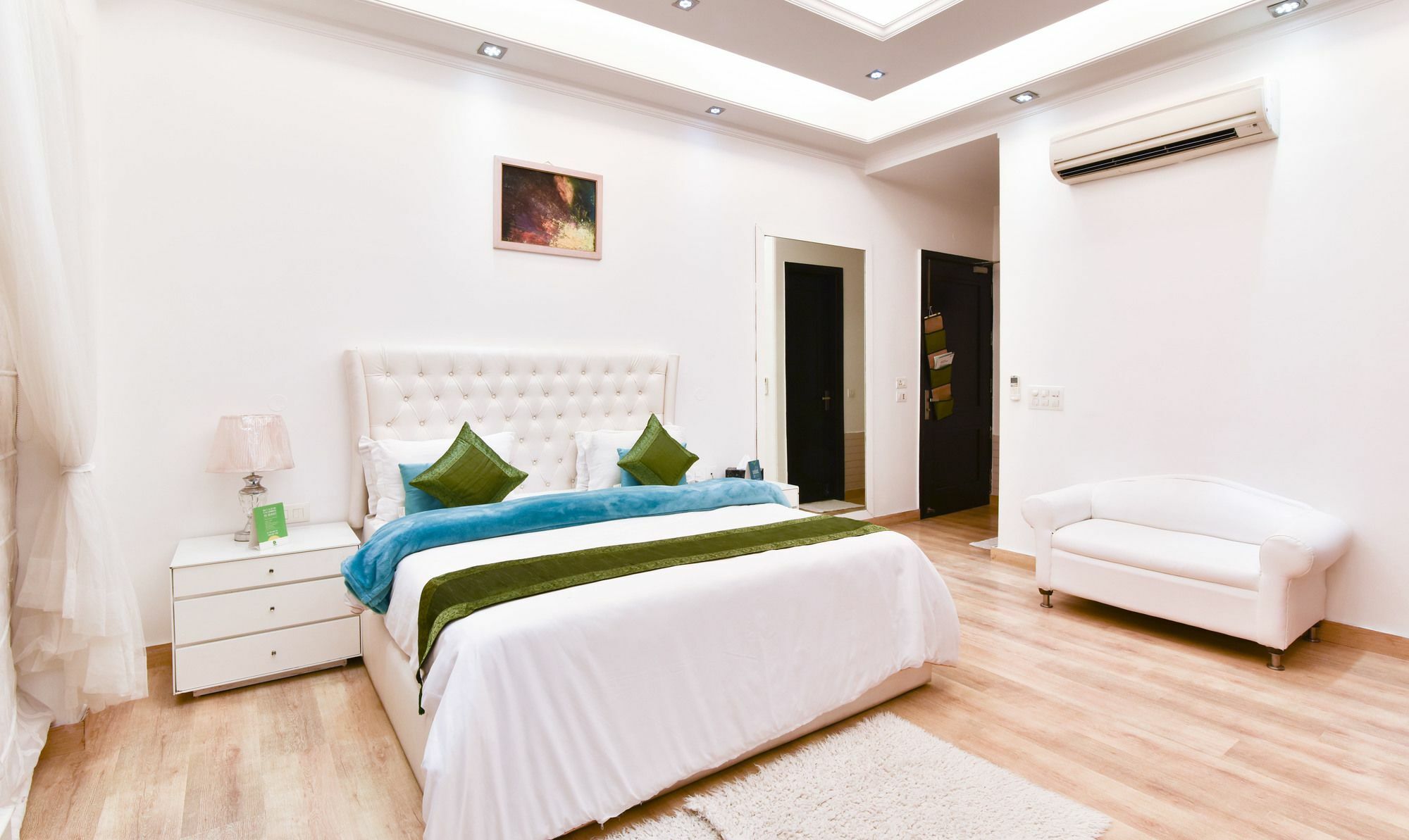 Treebo Trend The G8 Sector 39 Hotel Noida Buitenkant foto
